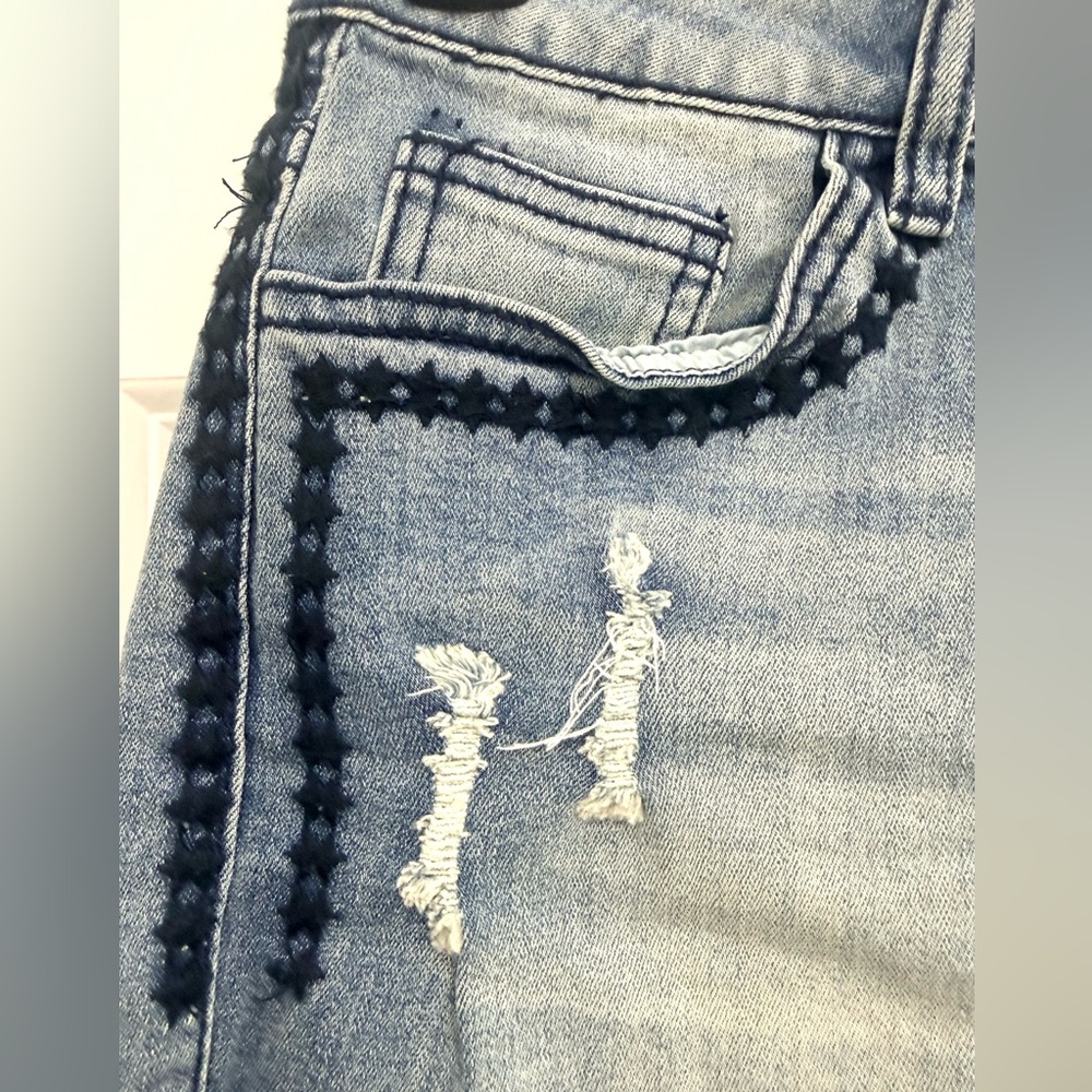 Earl Women's Blue Denim Shorts - Picture 4 of 10